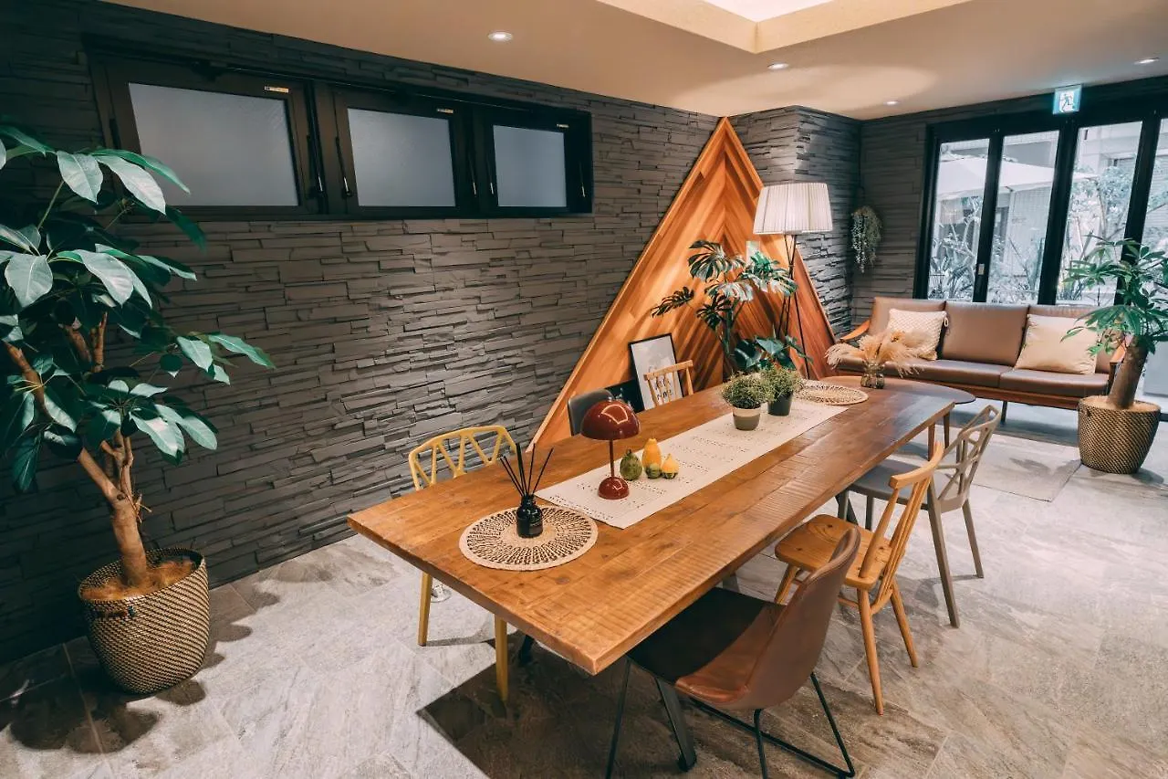 R Hotel Honmachi 大阪市