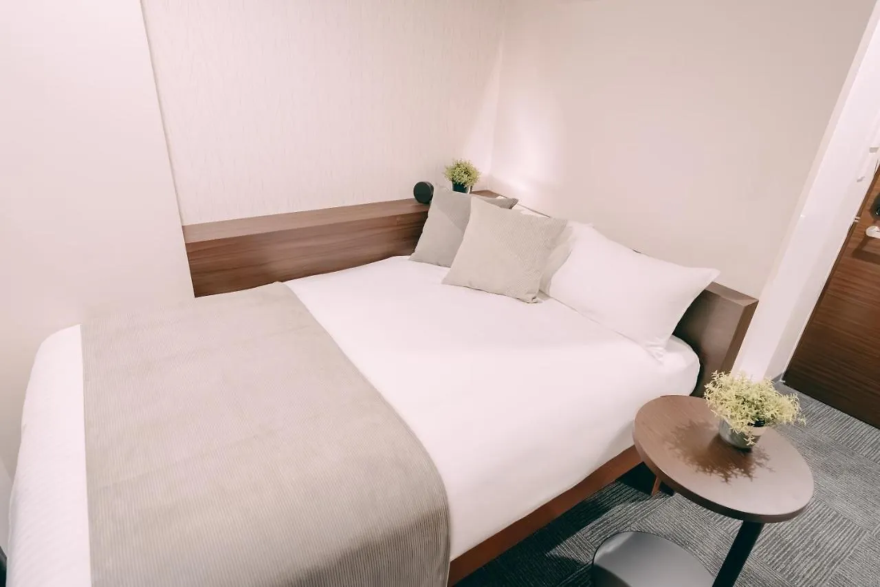 R Hotel Honmachi 大阪市